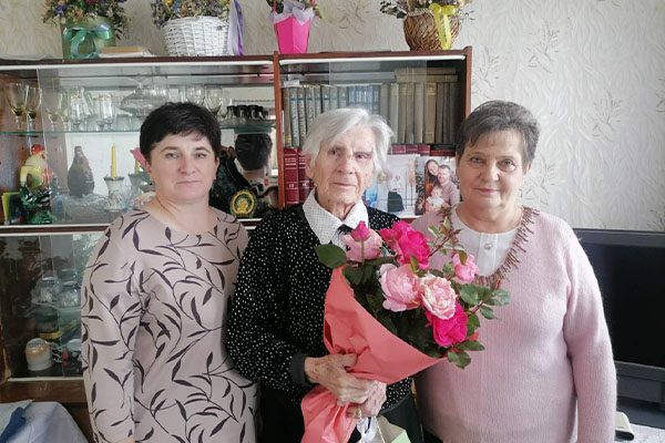 С заботой и признательностью: продолжаются встречи с людьми золотого возраста!